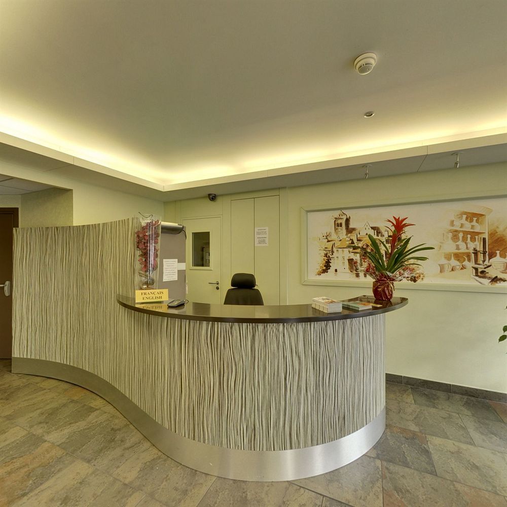 Hotel De La Cloche โดล ภายนอก รูปภาพ